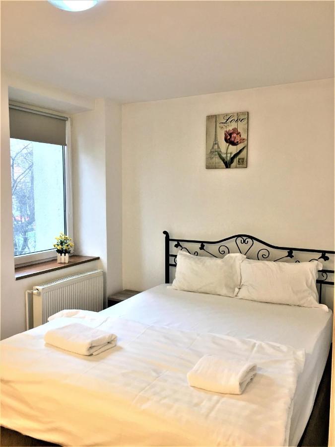 Large Apartment in Ultra-Central Location Braşov Esterno foto